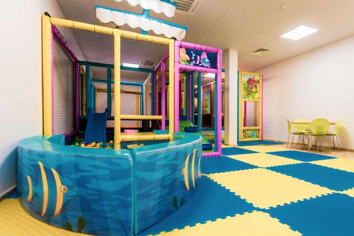 Entrance & Lobby