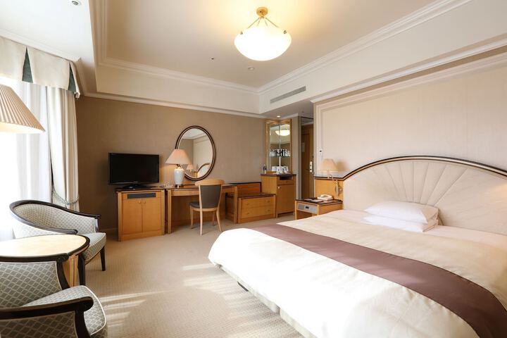 Room 5 of 40