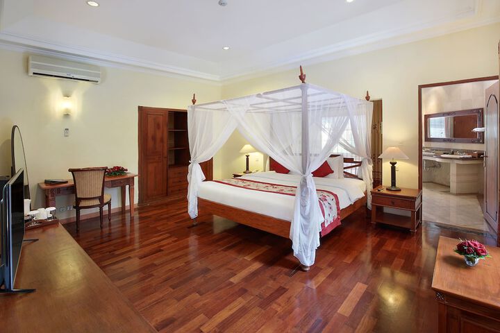 Room 14 of 74