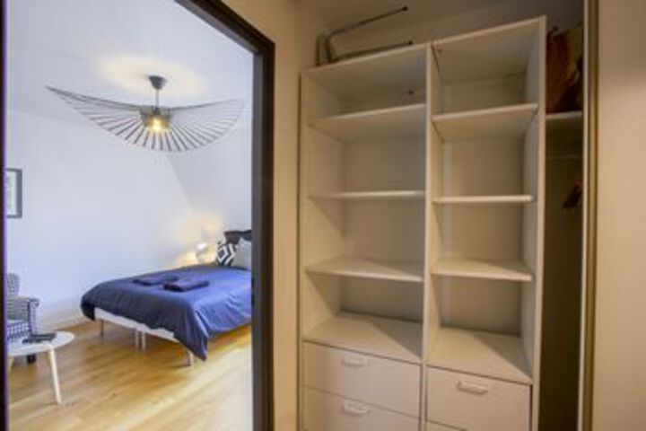 Room 10 of 18