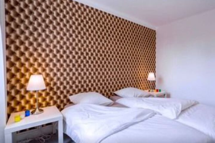Room 19 of 68