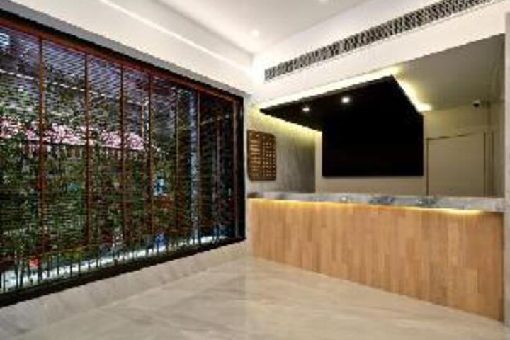 Micro Apple Esports Hotel (Intime Store)