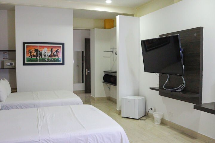 Room 11 of 21