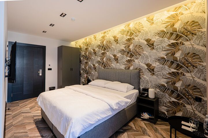 Room 3 of 15