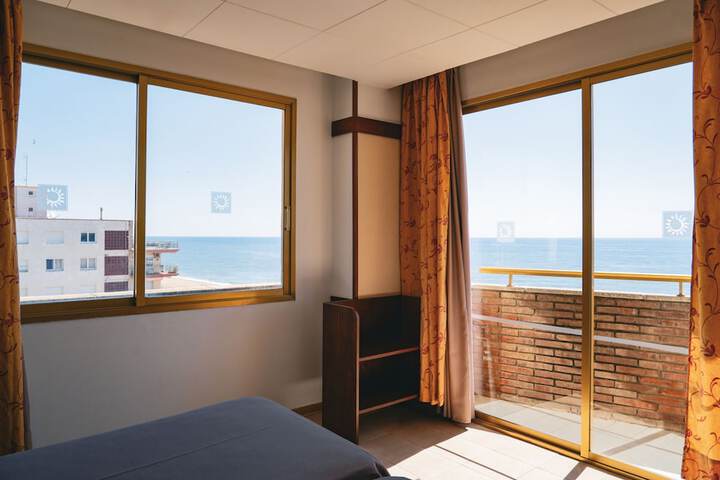 Room 8 of 37
