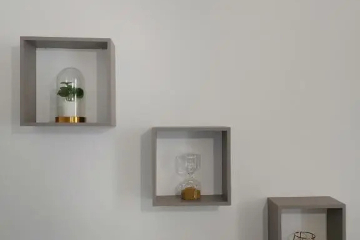 Room 10 of 13