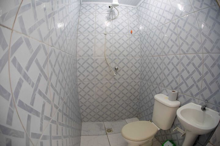 Room 6 of 16