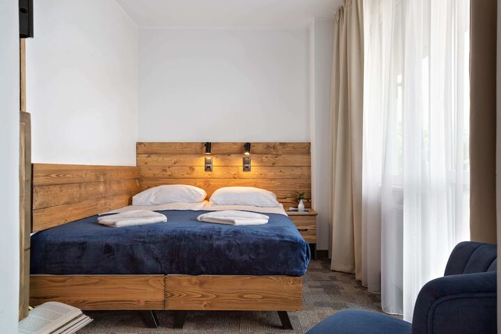 Room 27 of 62