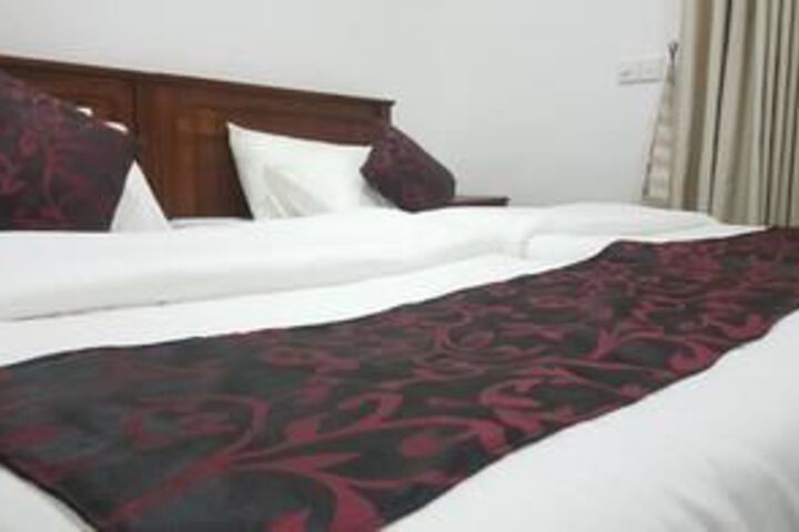 Room 5 of 11
