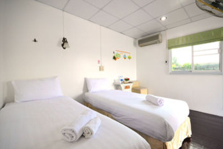 Room 42 of 59