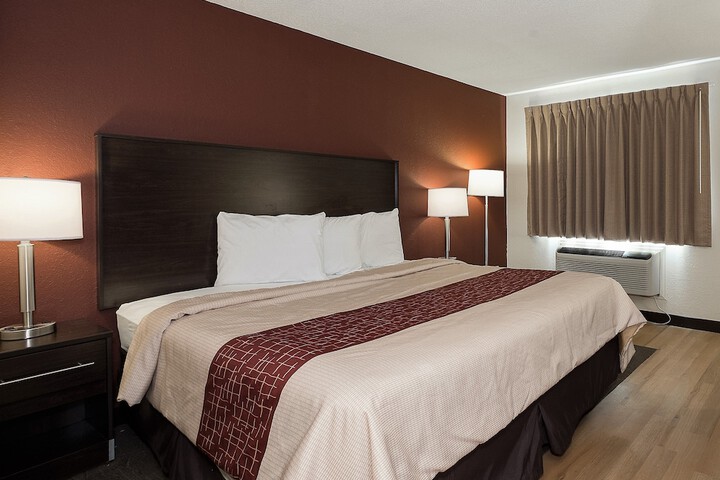 1 King Bed (14 of 15)