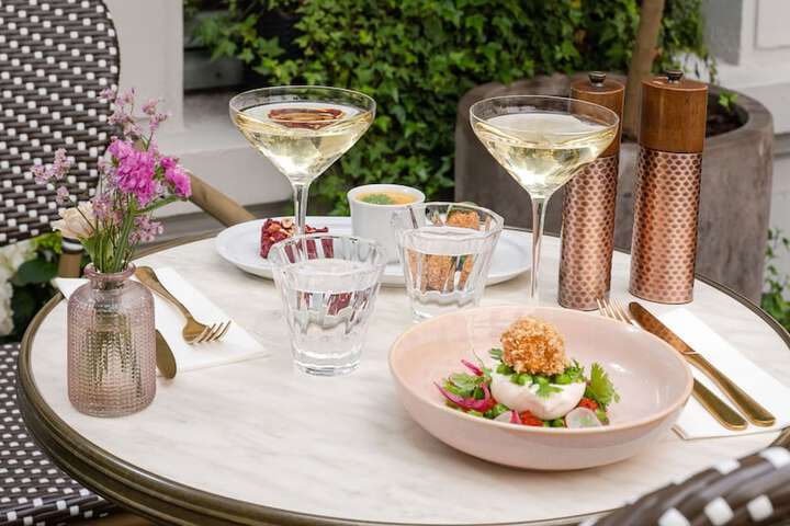 Dining 90 of 129