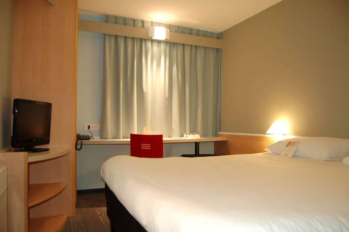 Room 9 of 64
