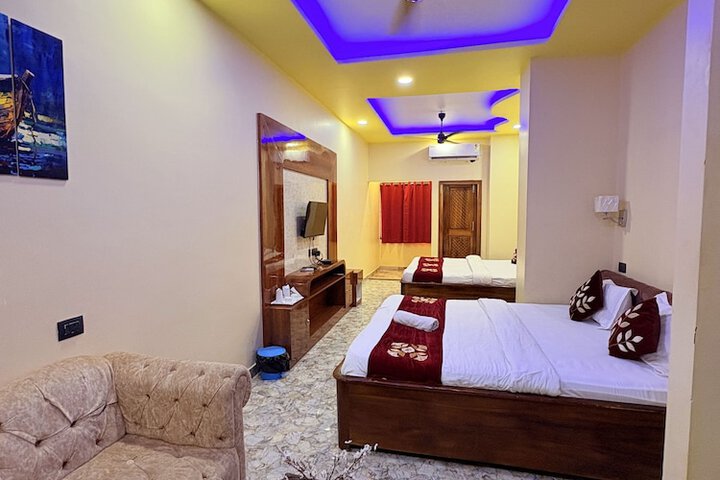 Room 5 of 33