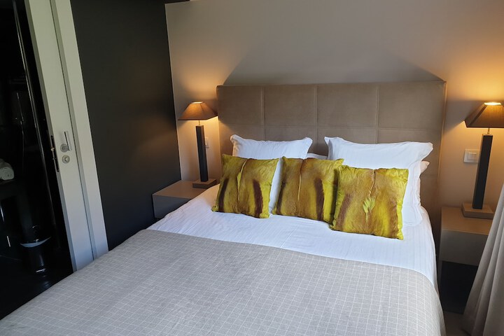 Room 5 of 81