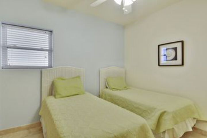 Room 12 of 24