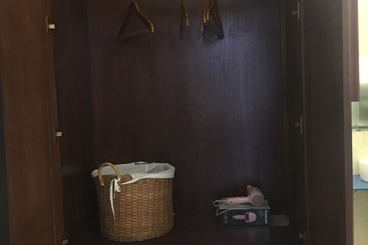 Room 13 of 17