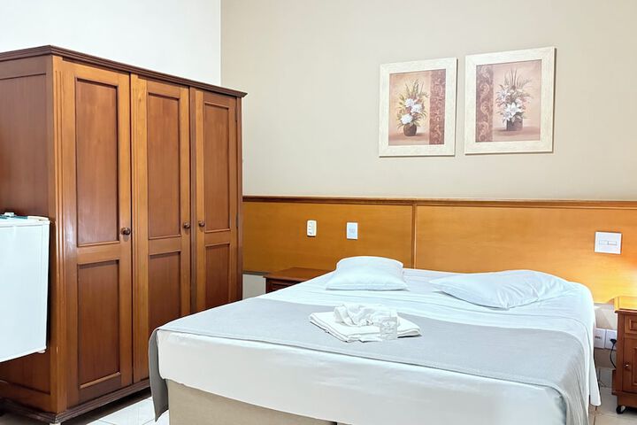 Room 27 of 68
