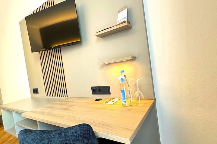 Room 16 of 52