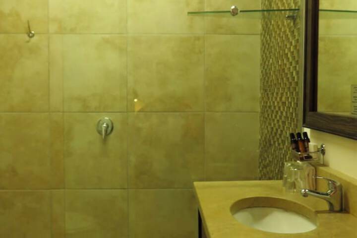 Room 24 of 36