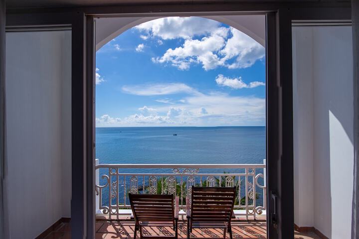 Beach/ocean view