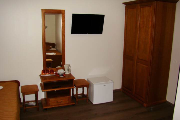 Room 11 of 34