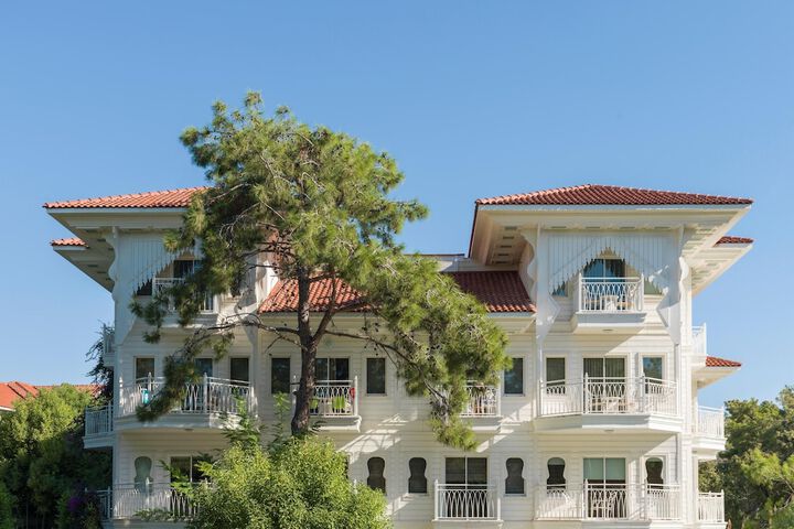 Hotel 183 of 186