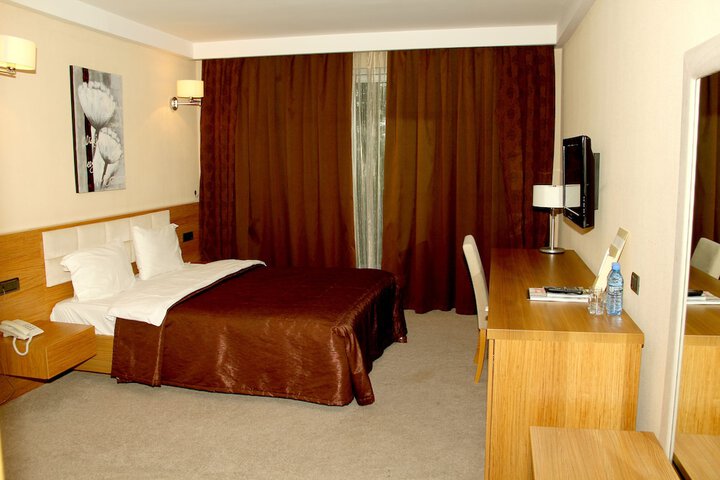 Room 3 of 41
