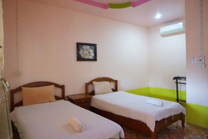Room 17 of 32