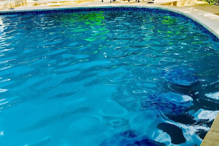 Hotel with Pool