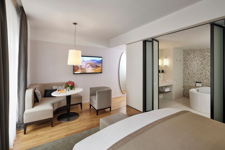 Room 15 of 87