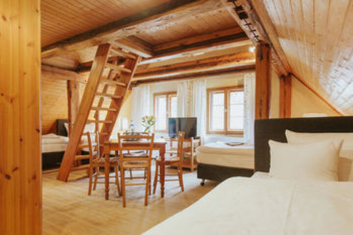 Room 25 of 47