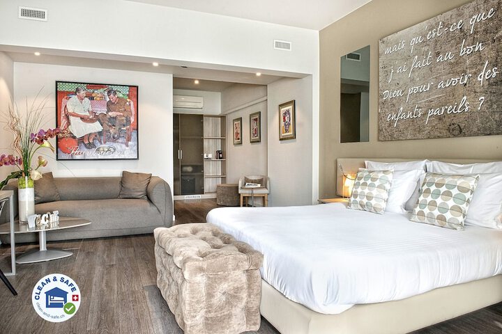 Room 21 of 45