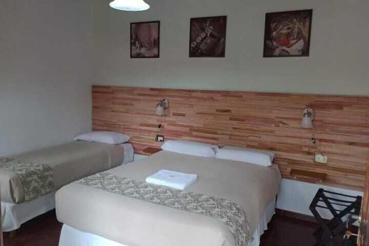 Room 4 of 10