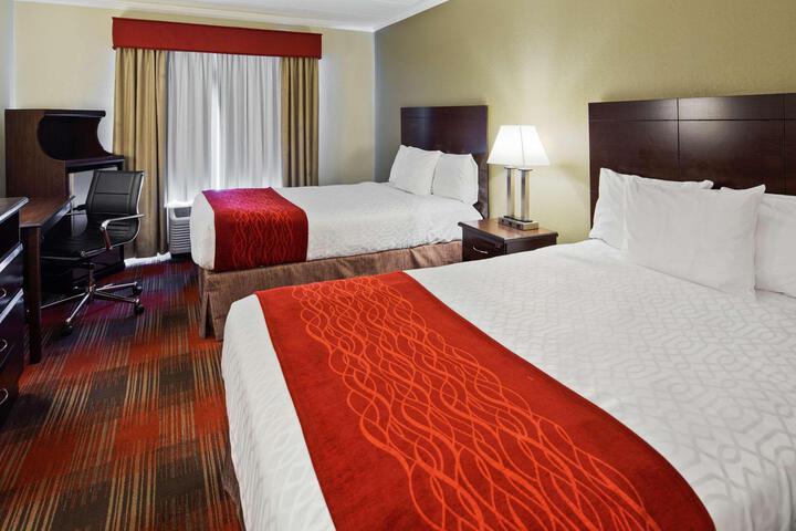 2 Double Beds Work Desk Refrigerator, Continental Breakfast (4 of 7)