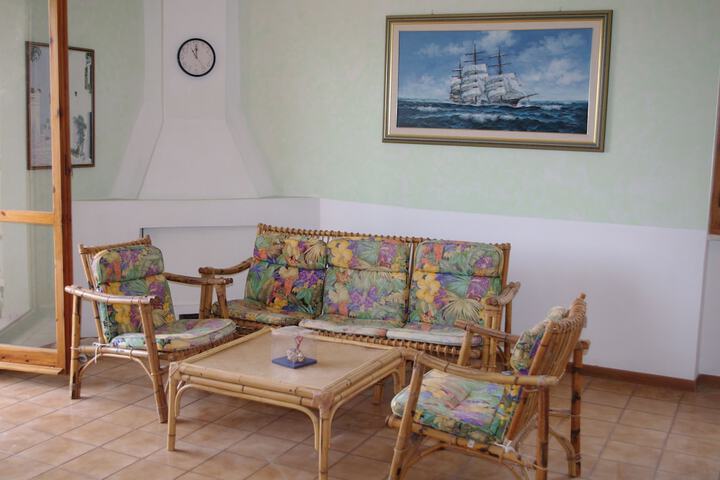Room 9 of 22