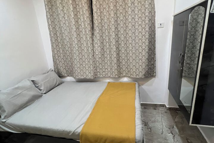 Room 18 of 50