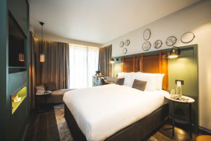 Room 42 of 51