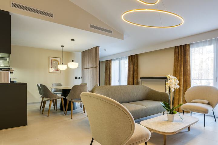 Room 43 of 139