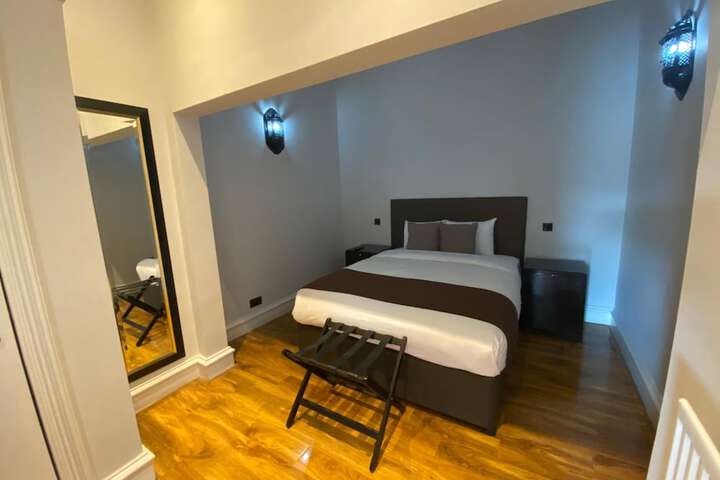 Room 35 of 86