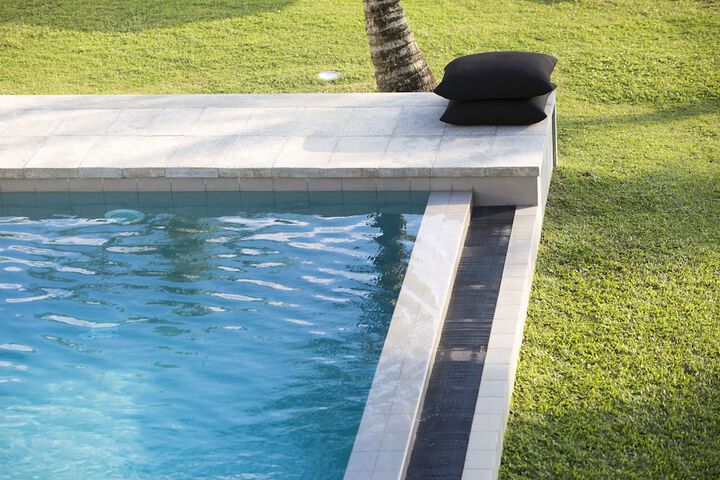 Pool 38 of 66