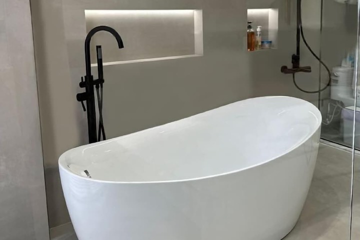 Room 4 of 5