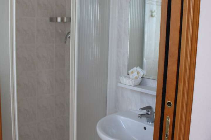 Room 32 of 57