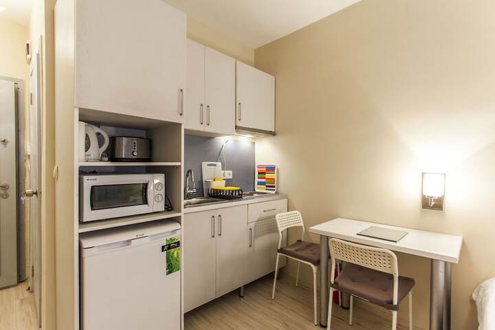 Room 6 of 44