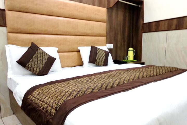 Room 6 of 22
