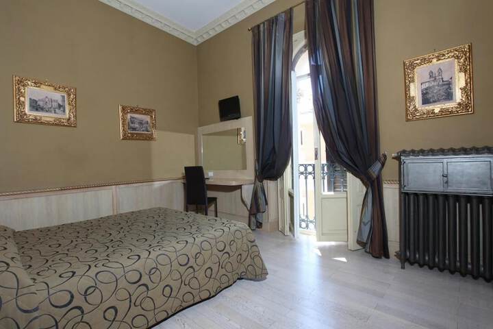 Room 21 of 49