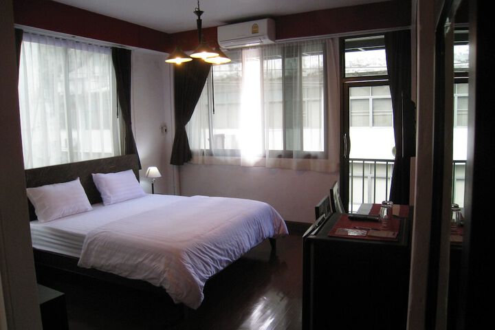 Room 4 of 57