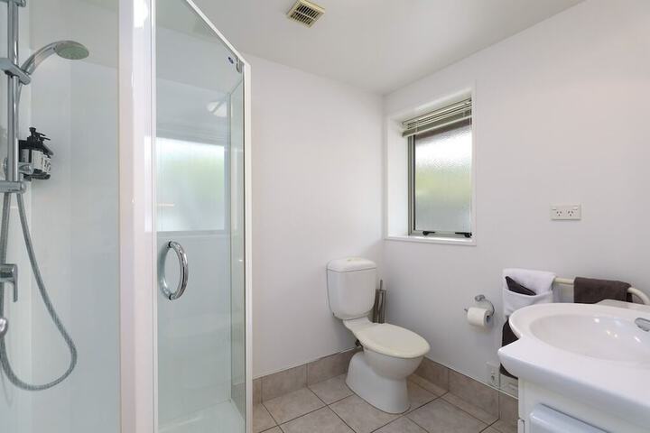 Room 6 of 34