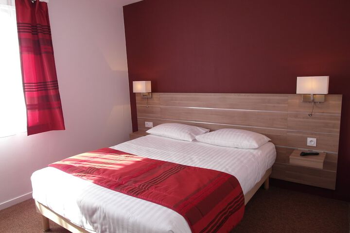 Room 8 of 50