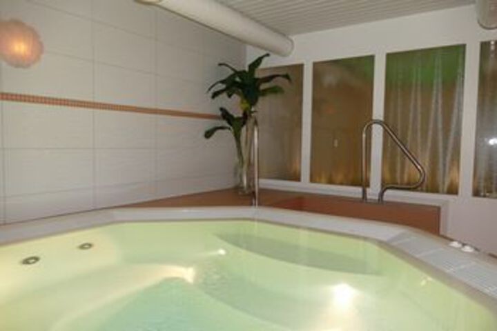 Spa 102 of 106
